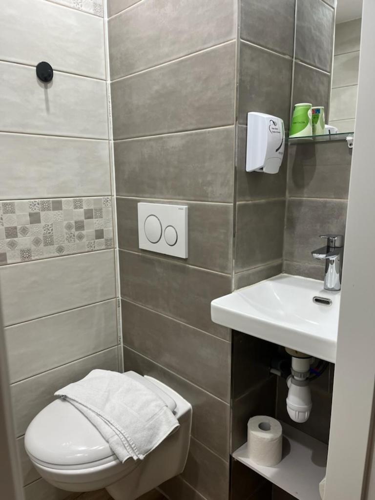 Brit Hotel La Bonne Etape Evreux Luaran gambar
