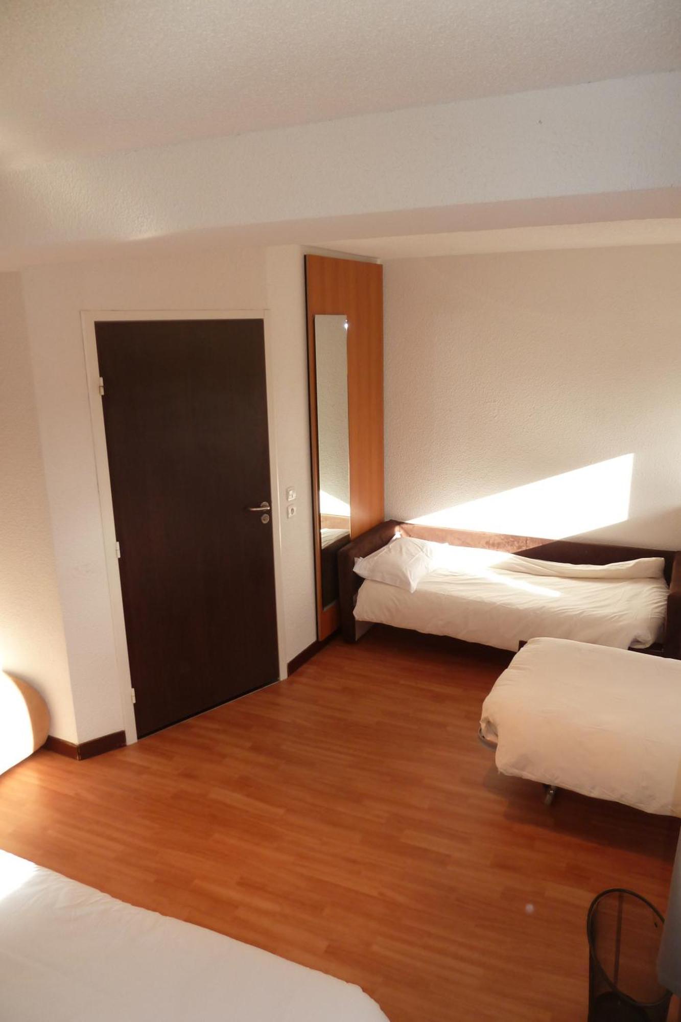 Brit Hotel La Bonne Etape Evreux Bilik gambar