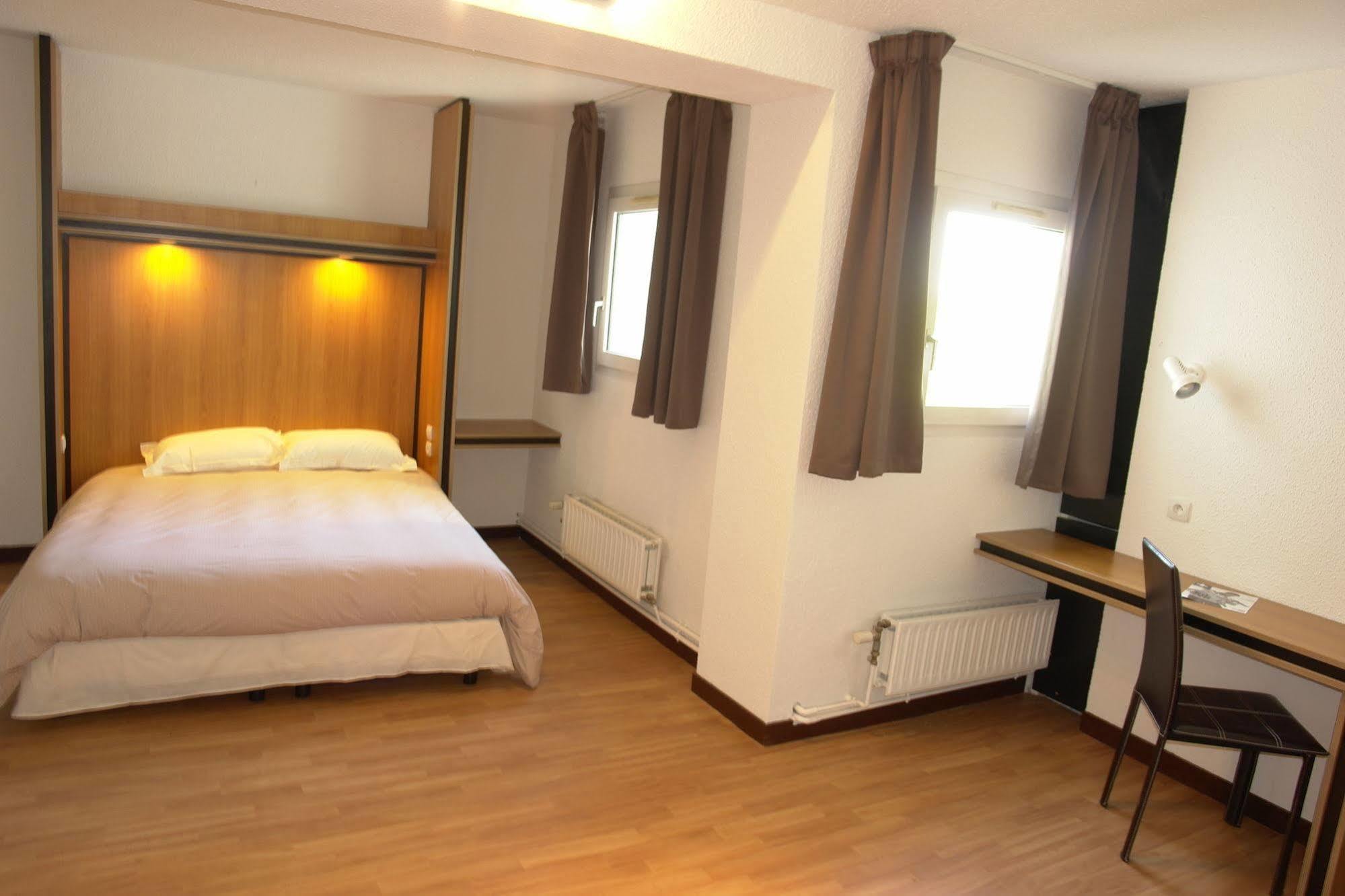 Brit Hotel La Bonne Etape Evreux Luaran gambar